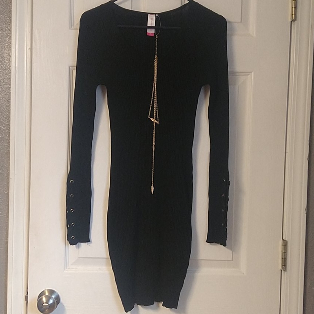 Ribbed black dress